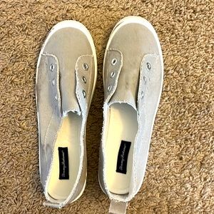 Women’s Tommy Bahama gray sneakers, size 9.5